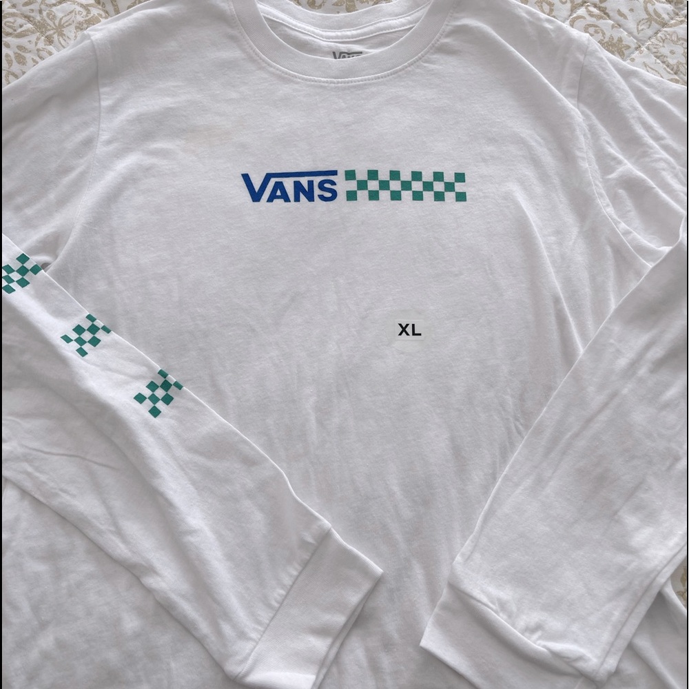 Girls long sleeve Vans tee. Brand new. Size xl